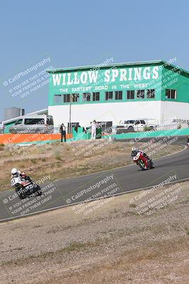 media/Apr-20-2025-AHRMA (Sun) [[393a79c373]]/Race/Group 11 early race/Turn 4b/